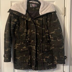 Camouflage Hooded Women's Jacket